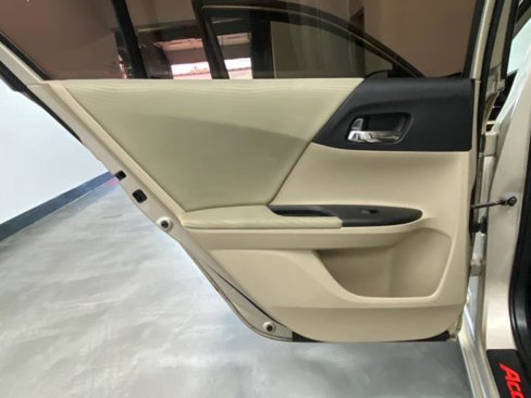 Used 2016 Honda Accord LX image 40