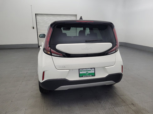 Used 2023 Kia Soul LX w/ LX Technology Package image 6