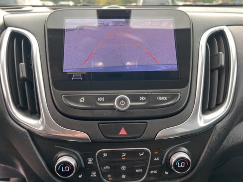 Used 2020 Chevrolet Equinox LT image 16