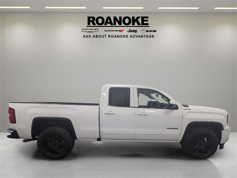 Used 2017 GMC Sierra 1500 SLE w/ SLE Value Package image 11
