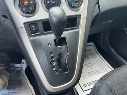 Used 2009 Pontiac Vibe w/ Preferred Package image 34