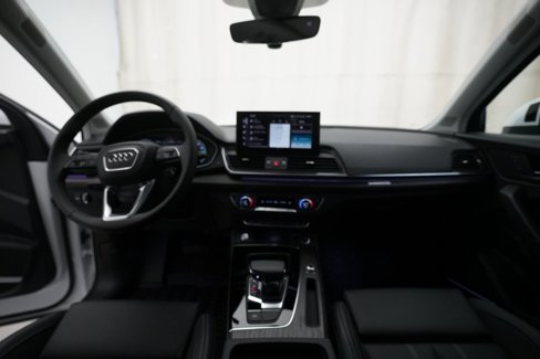 Used 2025 Audi Q5 2.0T Premium Plus w/ Premium Plus Package image 5
