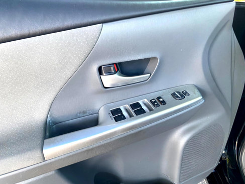 Used 2014 Toyota Prius V Three image 21