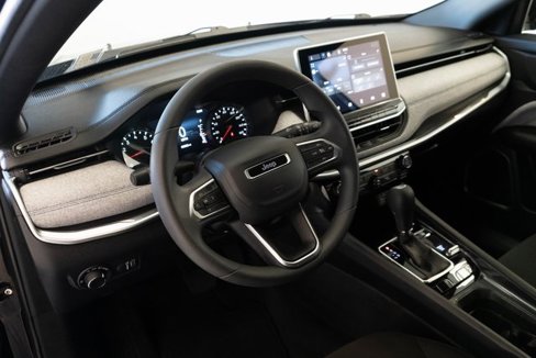 Used 2023 Jeep Compass Sport image 4