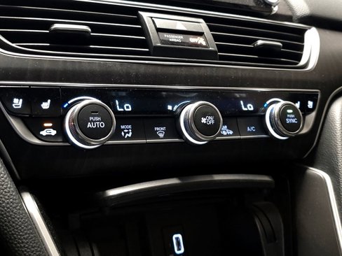 Certified 2018 Honda Accord Touring image 33