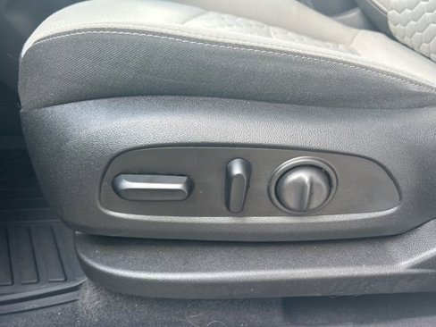 Used 2020 Chevrolet Equinox LS w/ LS Convenience Package image 16