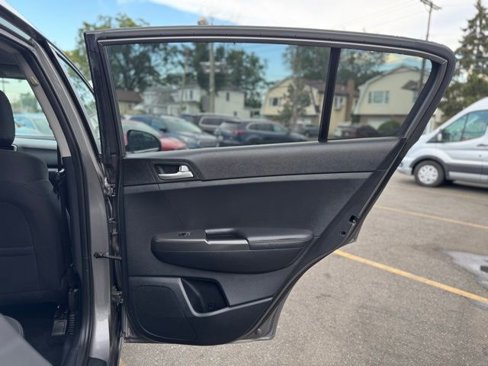Used 2018 Kia Sportage LX image 27