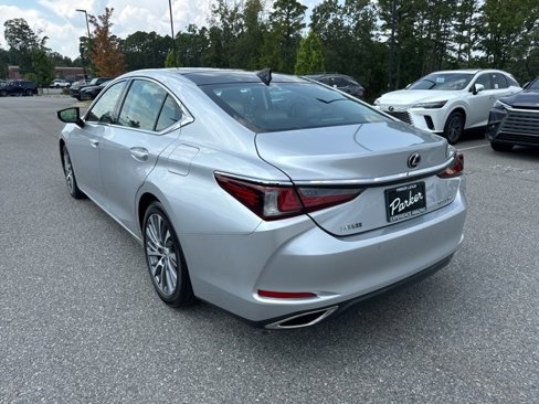 Used 2019 Lexus ES 350 Luxury image 2
