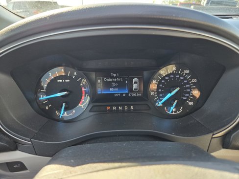 Used 2017 Ford Fusion SE image 24