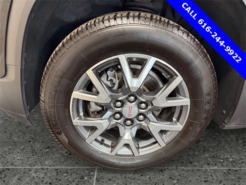 Used 2023 GMC Acadia SLT image 5
