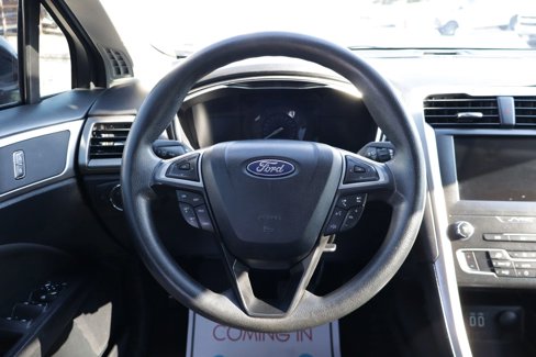 Used 2020 Ford Fusion SE image 12