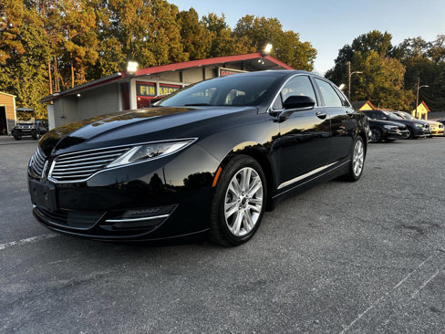 Used 2016 Lincoln MKZ image 2