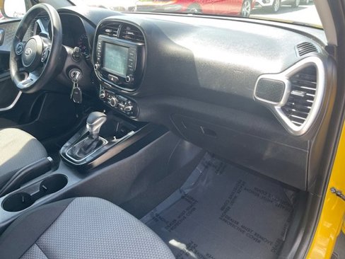 Used 2020 Kia Soul LX image 18