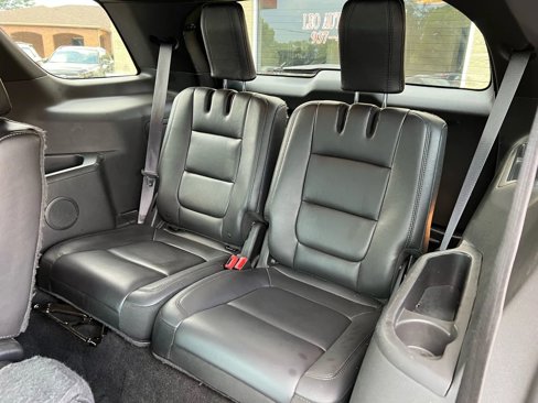 Used 2015 Ford Explorer XLT w/ Equipment Group 202B image 24