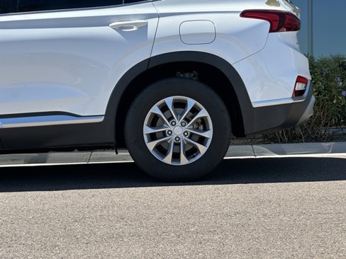 Used 2019 Hyundai Santa Fe SEL image 18