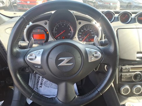 Used 2014 Nissan 370Z Roadster image 21