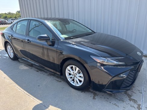 Used 2025 Toyota Camry LE image 14
