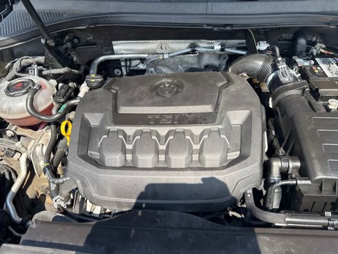 Used 2021 Volkswagen Tiguan SE R-Line image 28