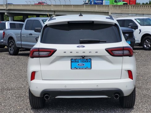 Used 2023 Ford Escape ST-Line w/ Tech Pack #1 image 5