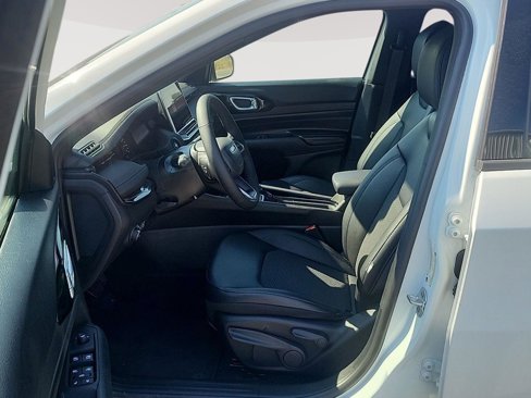New 2025 Jeep Compass Latitude w/ Altitude Special Edition image 10