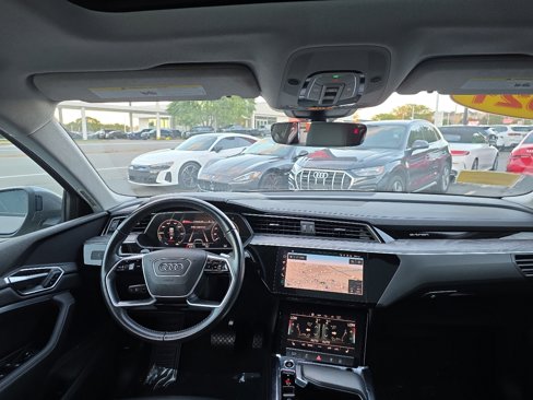 Used 2021 Audi e-tron Premium w/ Convenience Plus Package image 59
