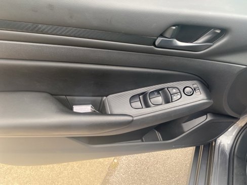 Used 2024 Nissan Altima 2.5 S image 17
