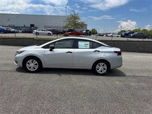 New 2025 Nissan Versa S image 7