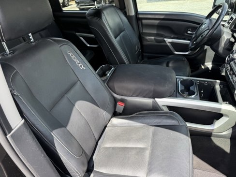 Used 2018 Nissan Titan PRO-4X w/ Pro-4x Convenience Package image 9