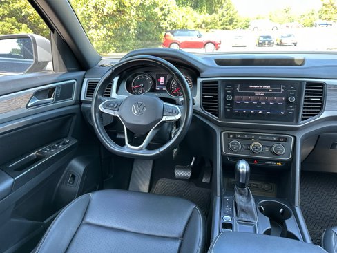 Used 2020 Volkswagen Atlas Cross Sport SE w/ Panoramic Sunroof Package image 23