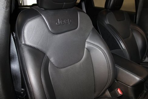 Used 2019 Jeep Cherokee Limited image 23