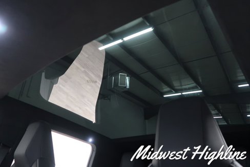Used 2025 Tesla Cybertruck AWD Crew Cab image 33