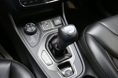 Used 2019 Jeep Cherokee Trailhawk image 22
