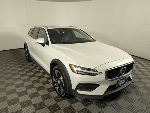 Used 2020 Volvo V60 T5 Cross Country w/ Protection Package Premier image 5