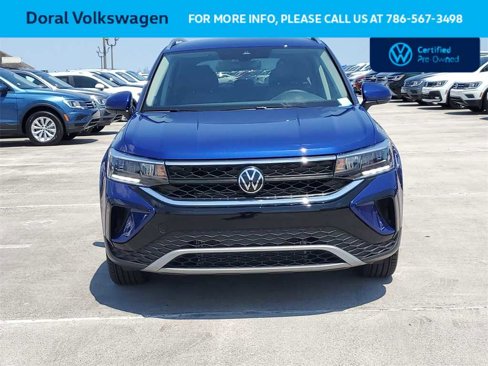 Certified 2023 Volkswagen Taos SE image 10