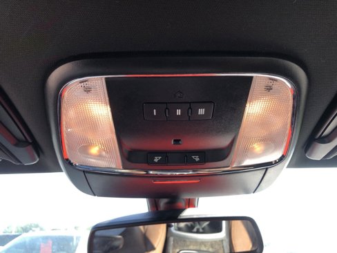 Used 2018 Chrysler 300 Limited image 34