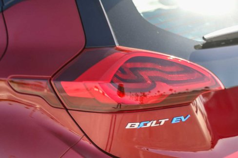 Used 2018 Chevrolet Bolt LT image 8