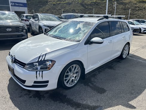 Used 2015 Volkswagen Golf S image 24