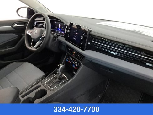 New 2025 Volkswagen Jetta SE image 22