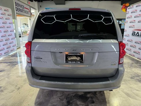 Used 2017 Dodge Grand Caravan SXT image 8