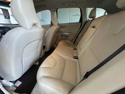 Used 2015 Volvo XC60 T6 image 21