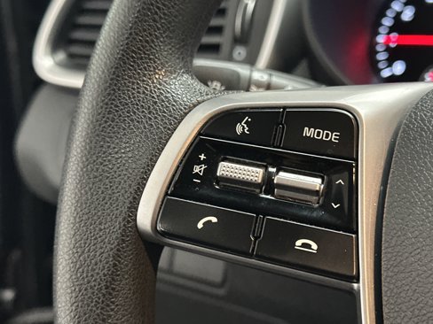 Used 2020 Kia Sorento LX image 25