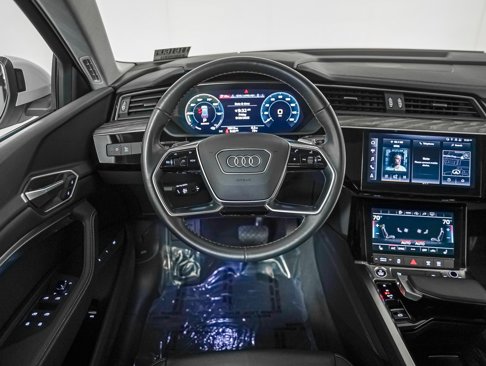 Used 2023 Audi e-tron Premium w/ Convenience Plus Package image 14