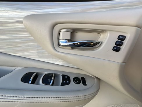 Used 2018 Nissan Murano Platinum image 24