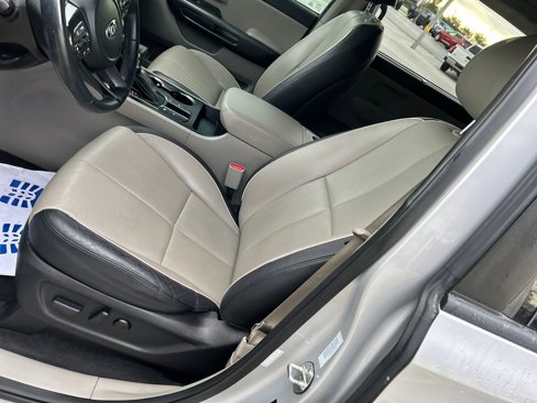 Used 2019 Kia Sedona EX image 11
