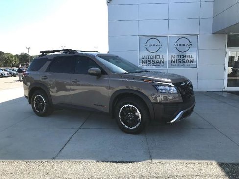Certified 2025 Nissan Pathfinder Rock Creek image 1