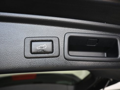 Used 2016 Subaru Forester 2.5i Touring w/ Eyesight & Navigation System image 44