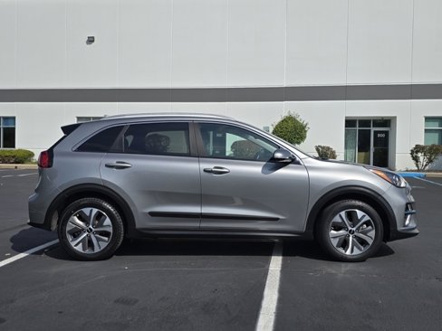 Used 2022 Kia Niro EX image 6