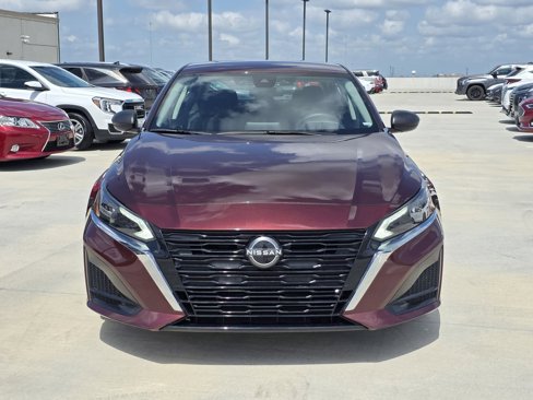 Used 2024 Nissan Altima 2.5 SV image 4