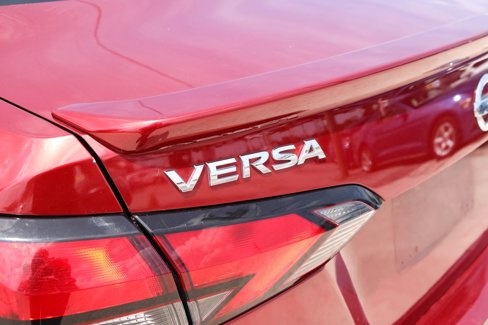 Used 2020 Nissan Versa SR image 15