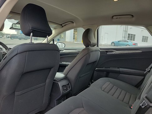 Used 2019 Ford Fusion SE image 14